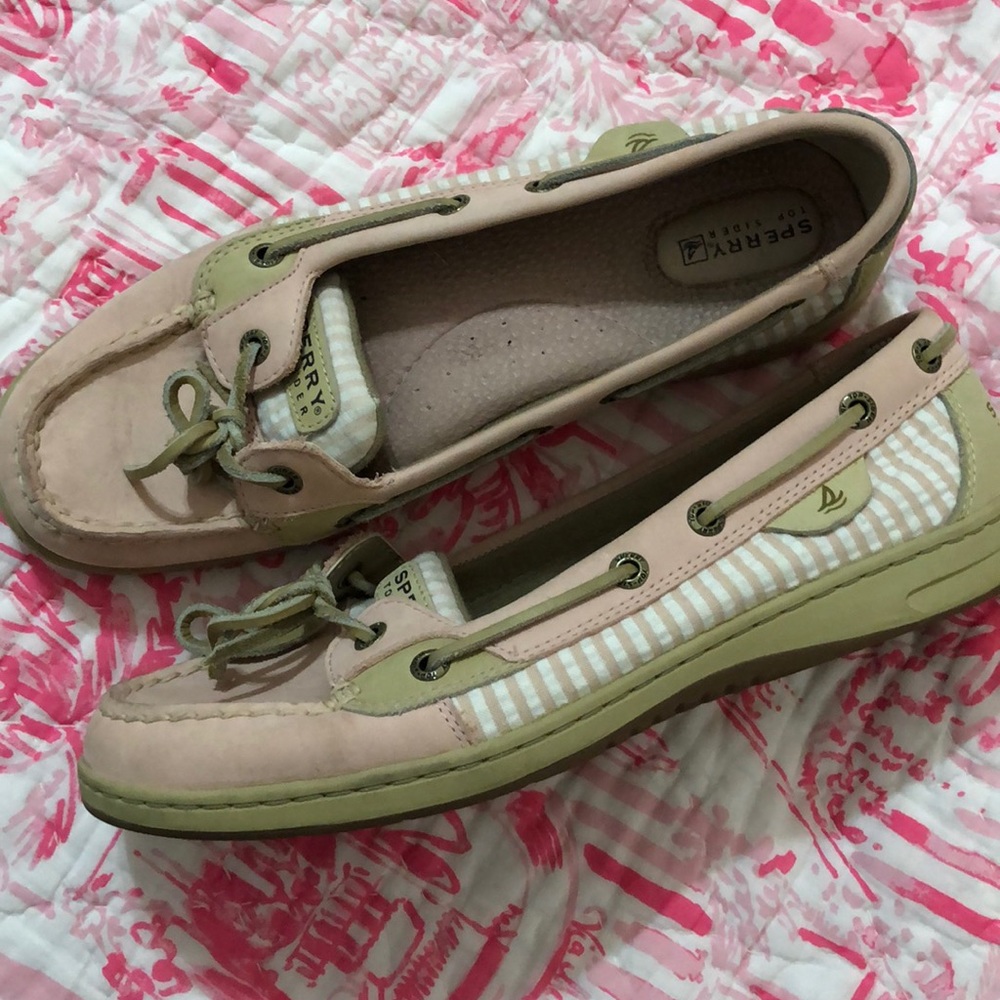 Pink seersucker Sperry top-spider boat shoes 9.5